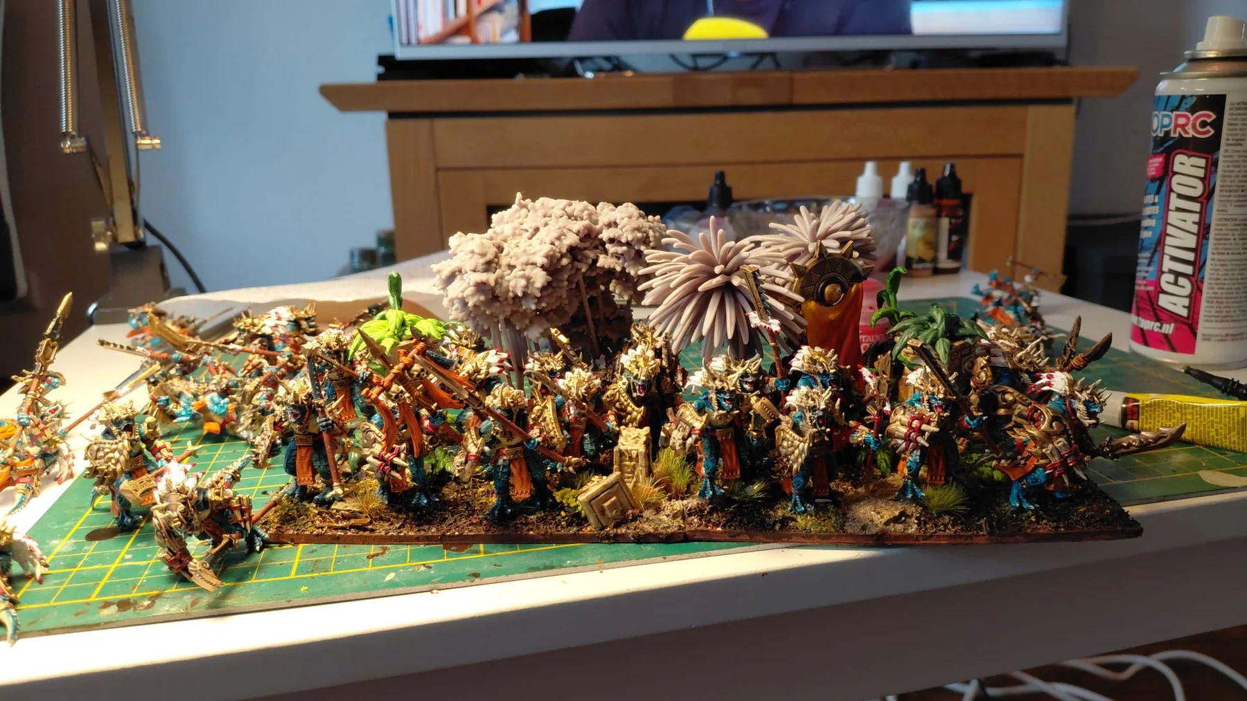 Geschilderd fantasy leger opgesteld voor de strijd